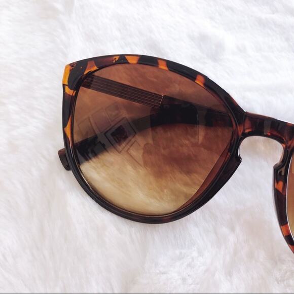 Celia Tortoise Brown Cat Eye Full Rim Sunglasses - Picture 2 of 9
